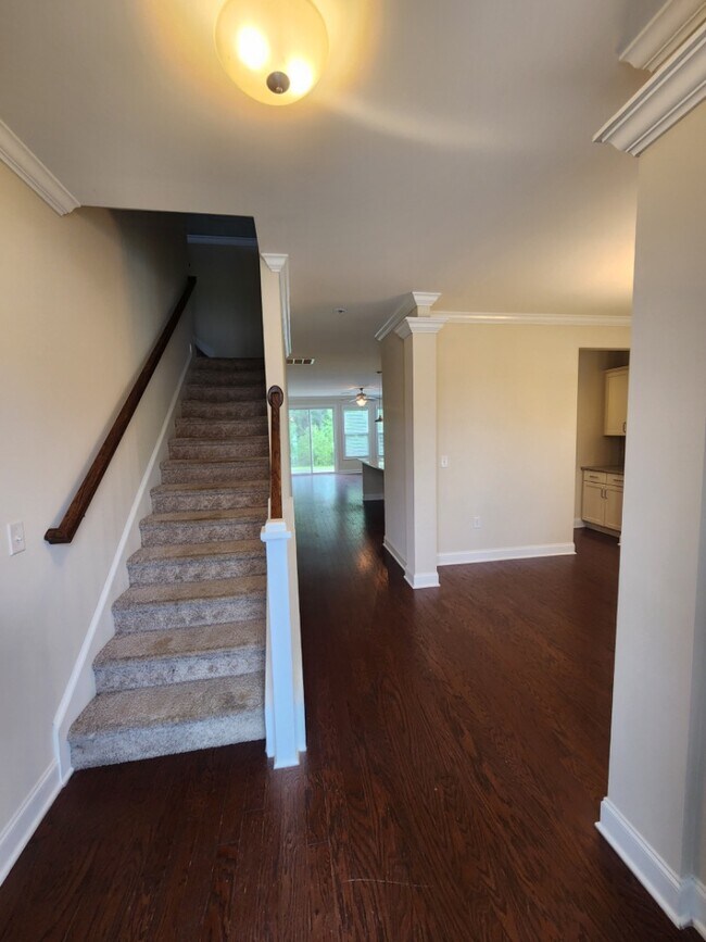 Photo - 2668 Scarecrow Way