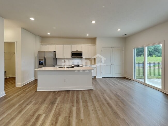 Photo - 9199 Henley Ave