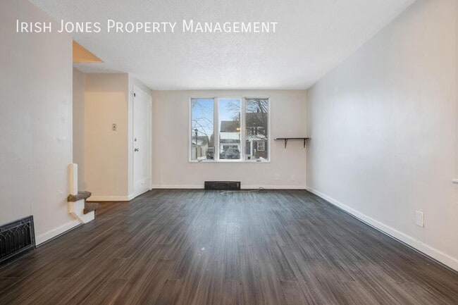 Photo - 15 Arbour Ln Unit Apt. 1 - Left