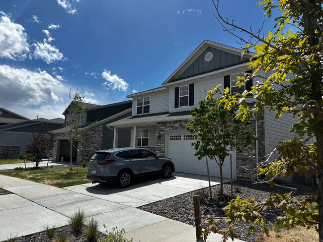 Photo - "Spacious 4-Bedroom Retreat in Aurora with 2.5 Baths in Murphy Creek!"