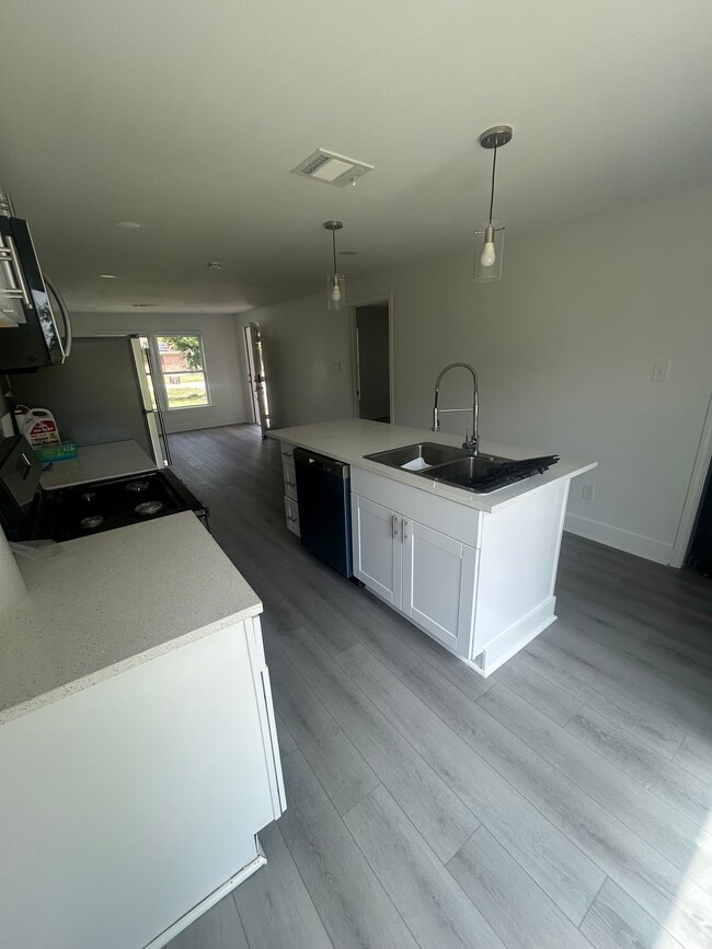 Photo - 6718 Ralston St