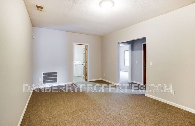 Photo - 1101 N Byrne Rd