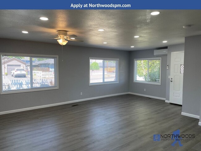 Photo - Nice 3 Bedroom 2 Bath Double Wide Manufact...