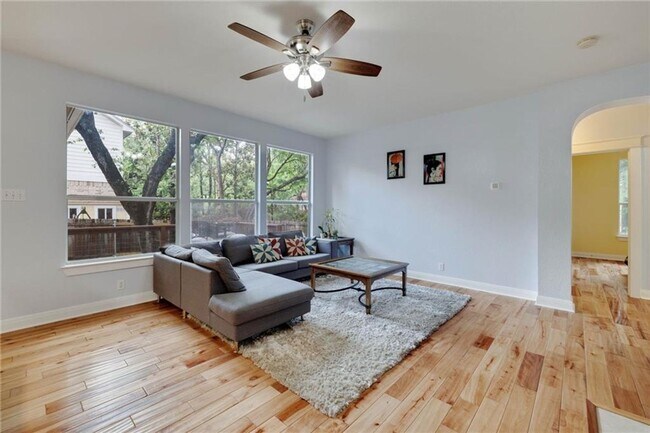 610 Palo Alto Ln