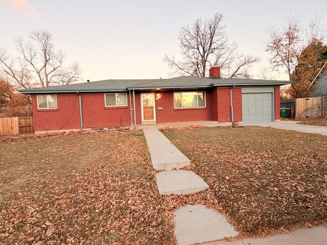 Building Photo - Amazing 3 Bed, 2 Bath Spacious Home with a...