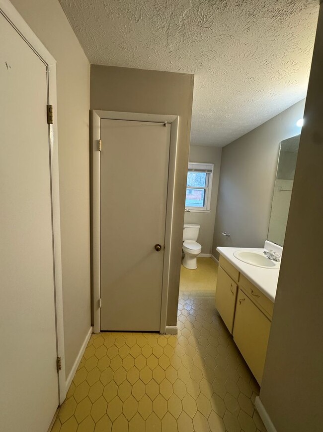 Photo - 2029 Kay Dr SW