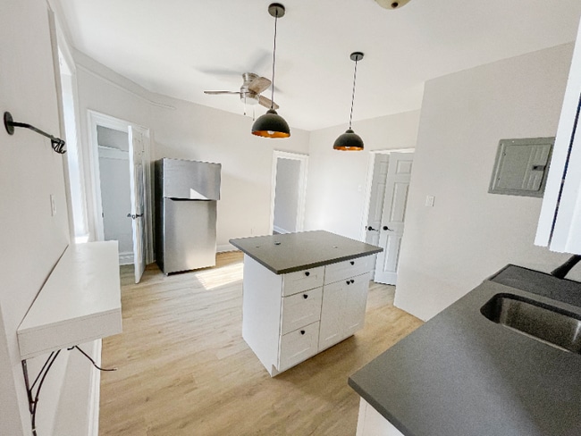 Photo - 5145 Pine St Unidad 3A