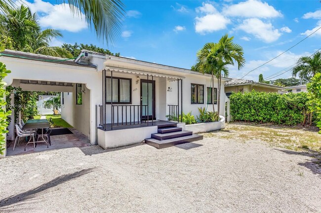 Photo - 235 NW 50th St