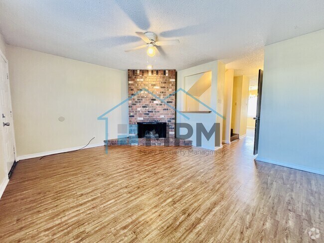 Building Photo - 69 Colonial Dr Unit C Rental