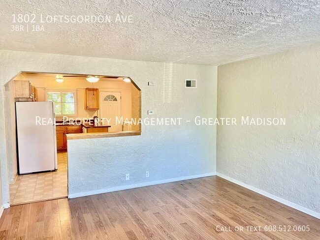 Photo - 1802 Loftsgordon Ave