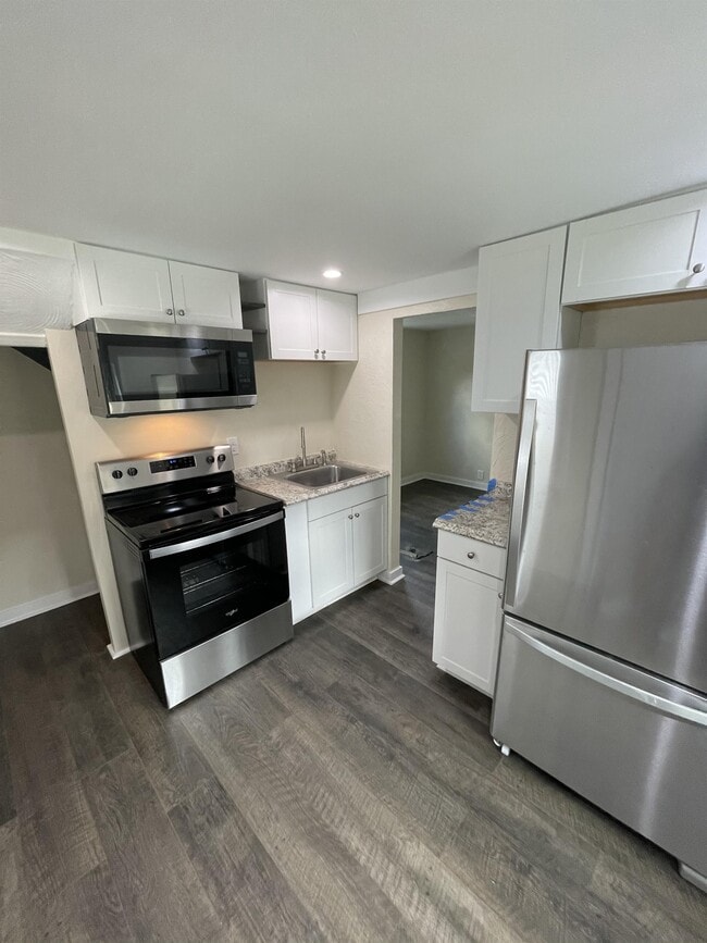 Photo - 628 Sidney St