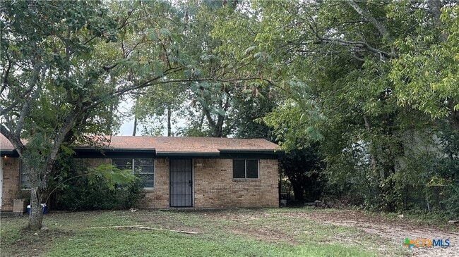 Building Photo - 206 E Valley Rd