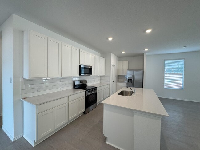 Photo - 203 Heritage Grv