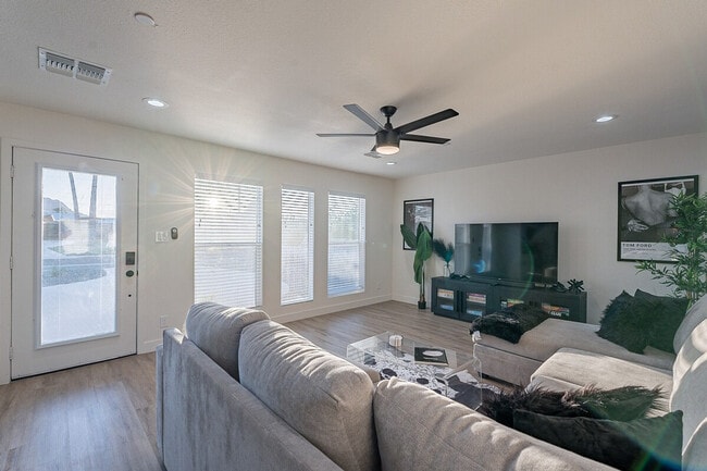 1913 N 66th St Unit SI ID1570249P