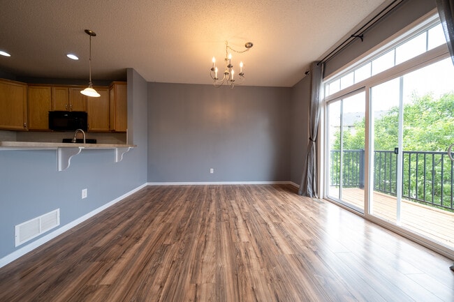 Photo - 11816 Emery Village Dr N