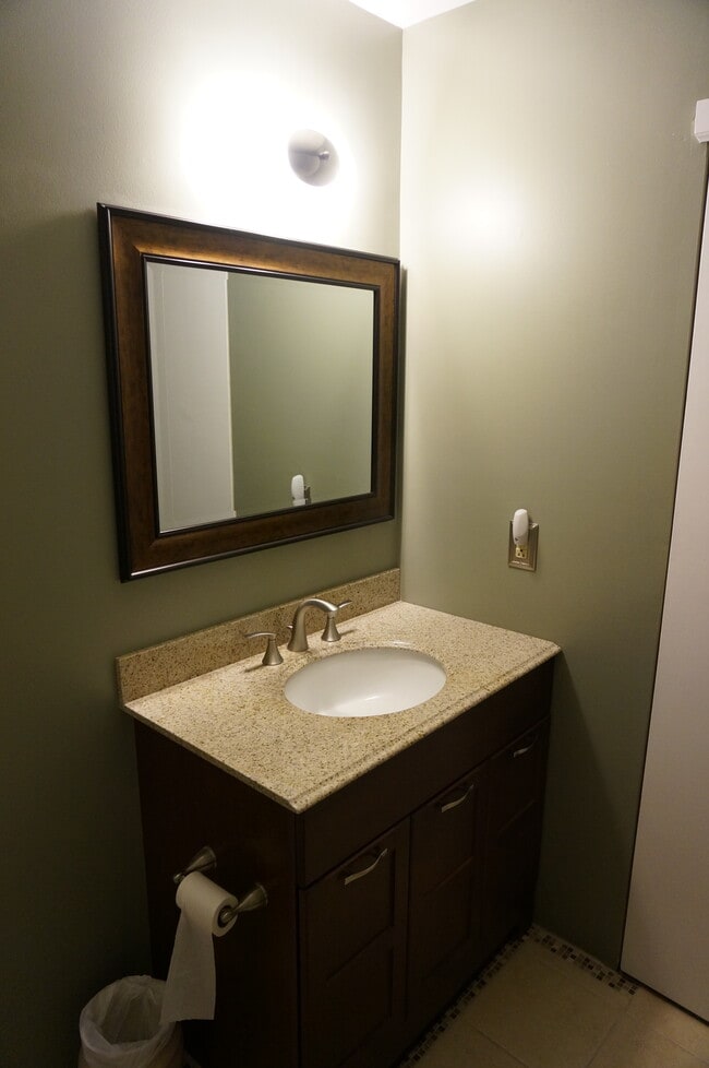 Photo - 200 Wheatsheaf Ln Unit 200