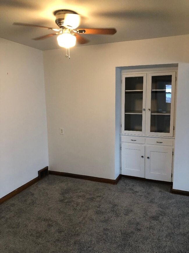 Dinette - 2406 21st St Unit 4