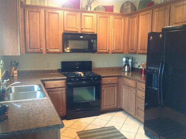 Photo - Spacious Rita Ranch Home with Modern Comfo...