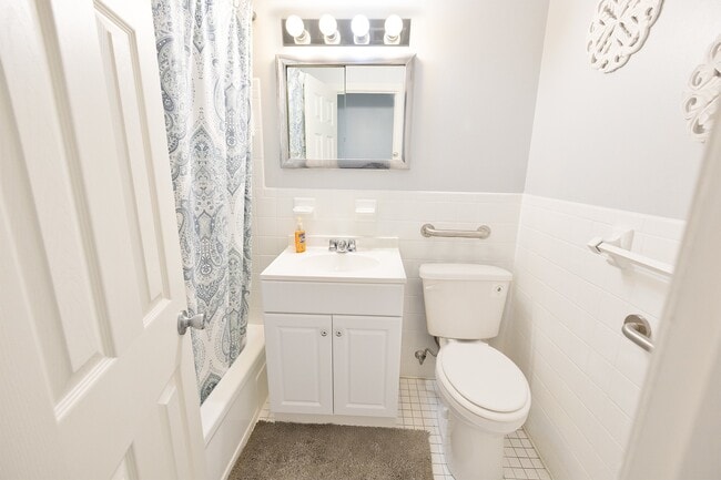 Bathroom - Arbor Lane