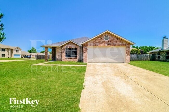 Photo - 2800 Chisholm Trail House