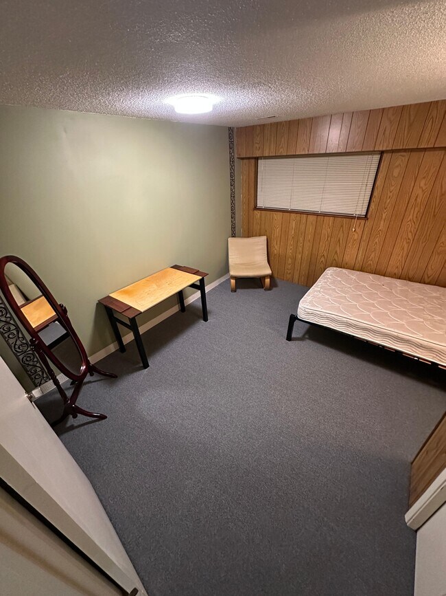 Photo - 784 E 56th Ave