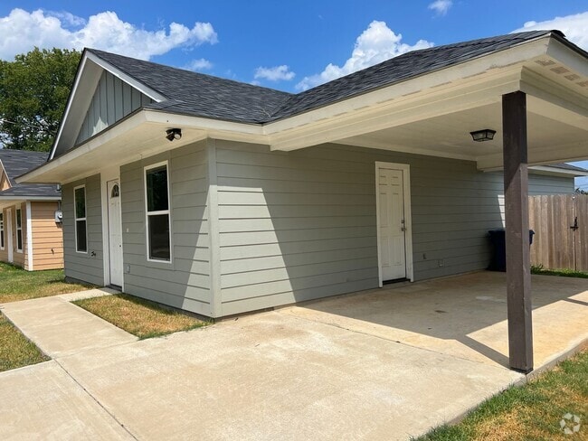 Building Photo - Cute and in Benton... Rental