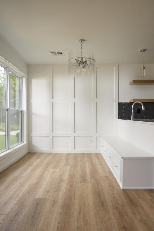 Photo - 115 W 1st Ave
