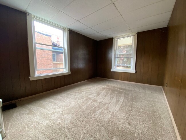 Photo - Two Bedroom on Semple Street With an Aweso... Unit 327.502