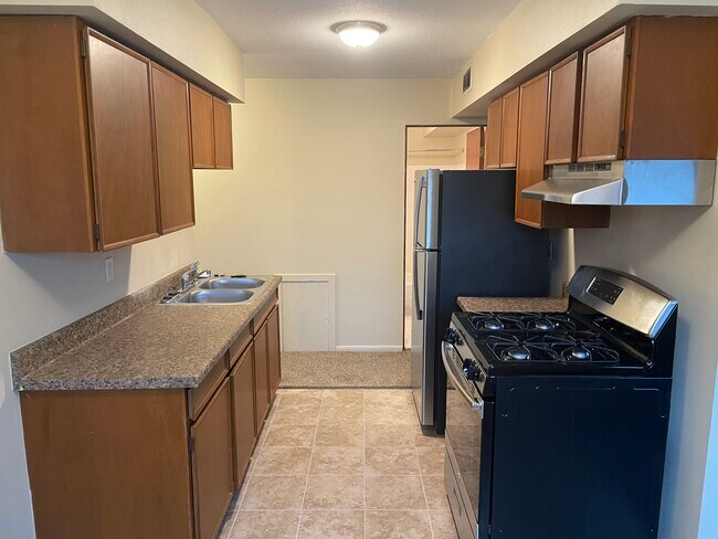 Cocina - 5745 Glenwood Ave Unidad 12