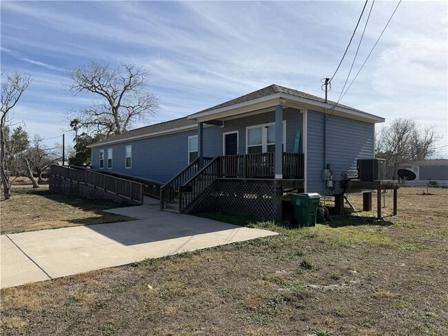 Building Photo - 1109 W Nelson Ave