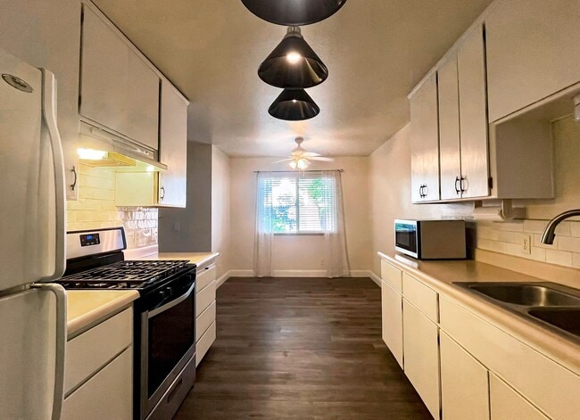 Photo - GO928#E & F-Lotti, Carole Kelly