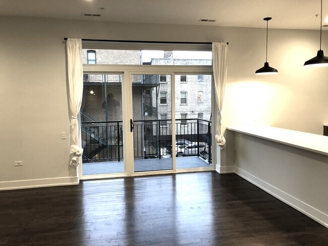 Photo - 5055 S Dorchester Ave