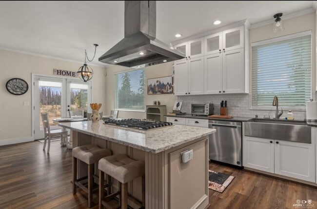 Photo - SEASONAL RANCH HOME