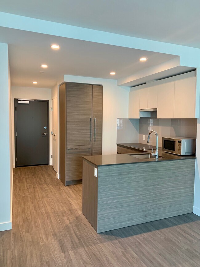 Photo - 13615 Fraser Hwy