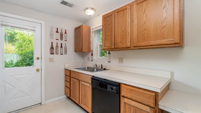 Photo - 204 Cherry St