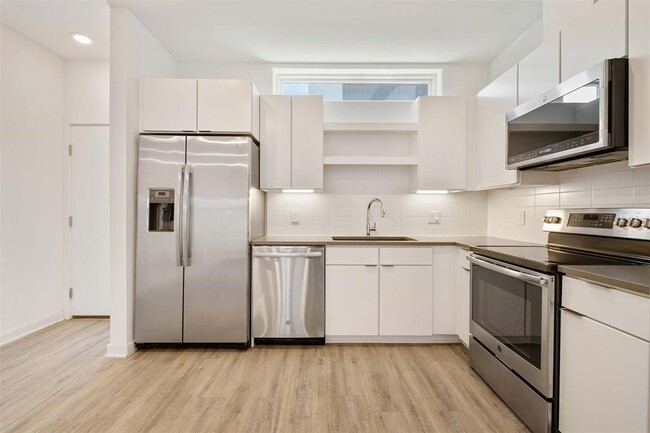 Photo - 5924 S Congress Ave Unit 103