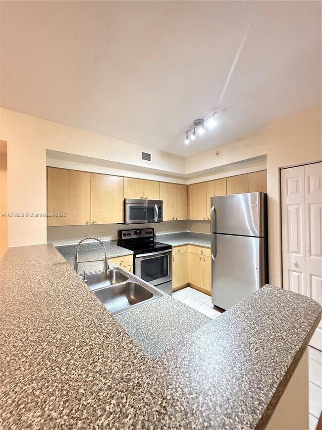 Photo - 7940 N Nob Hill Rd Unit 204