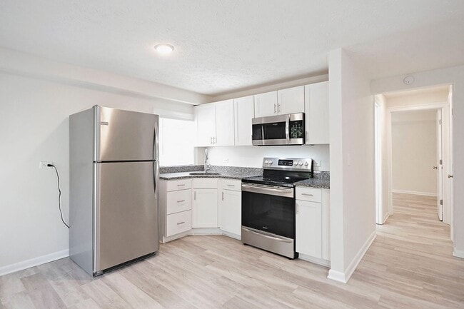 Photo - Student & Dog-Friendly Apartment Near UVA & Downtown Unidad Rock Creek RD 616 #B
