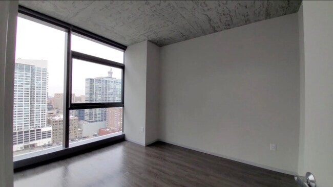 743 S Clark St Unit 920