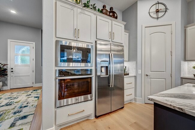 Photo - 327 N Turks Cap Trail