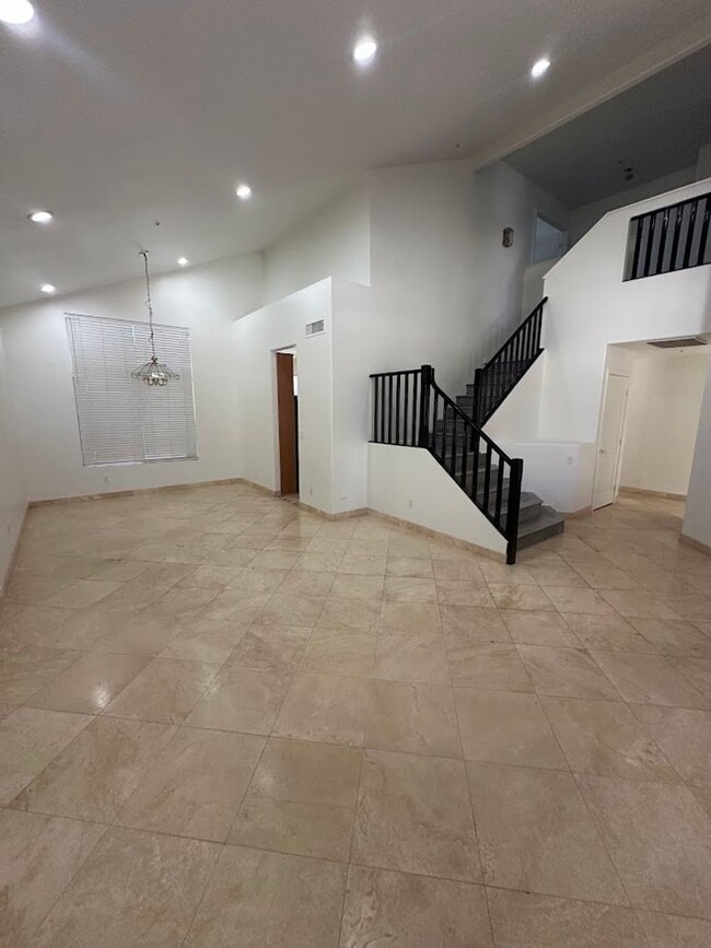 Photo - Gorgeous 4 bedroom Scottsdale home with POOL and 3 car garage