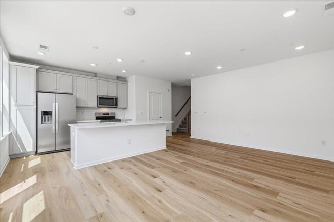 Photo - 200 Balsam St Unit 208