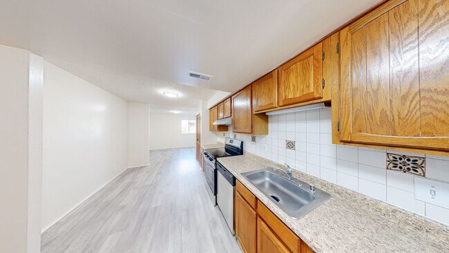 Photo - Fresh and Updated 3Bed/2.5Bath End unit Townhome!