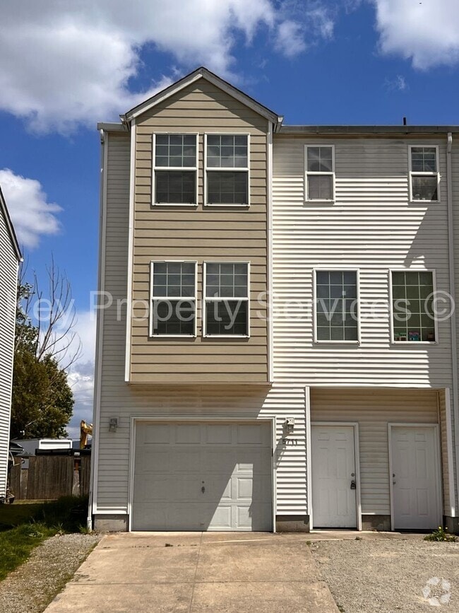 Building Photo - Orchards Townhome with Extra Deep Garage