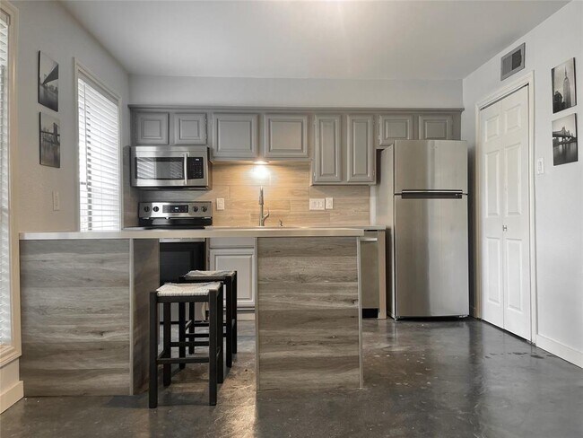 Photo - 1311 Antoine Dr Condo Unit 199