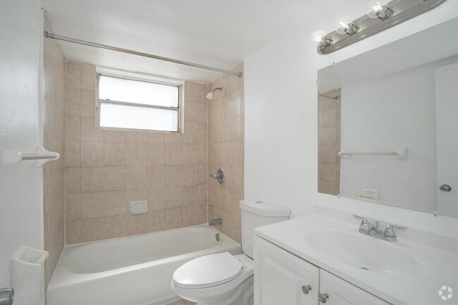1BR, 1BA - 712SF