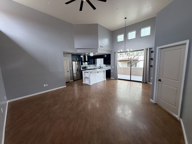 181 E Crown Ct