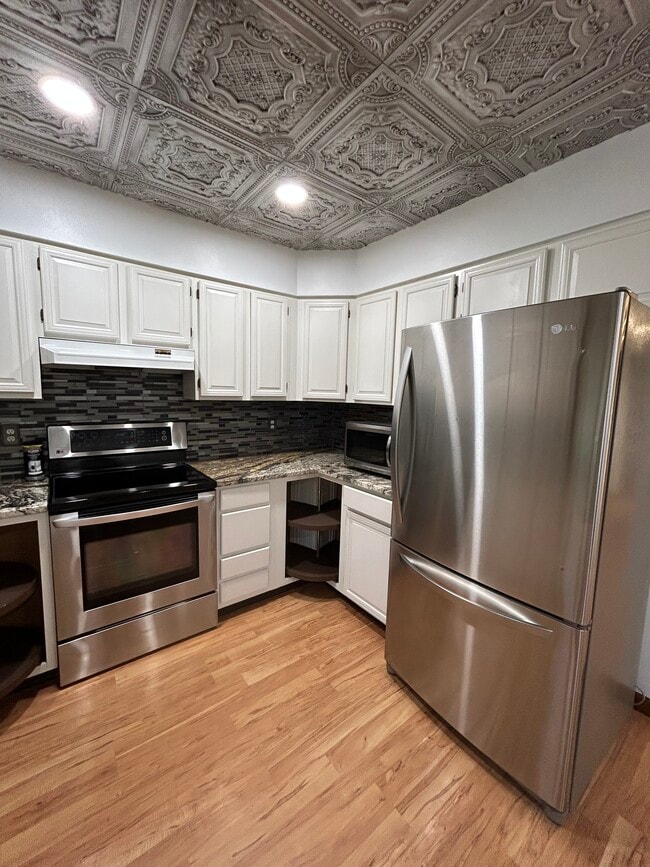 Stainless steel appliances - 435 E Drake Rd