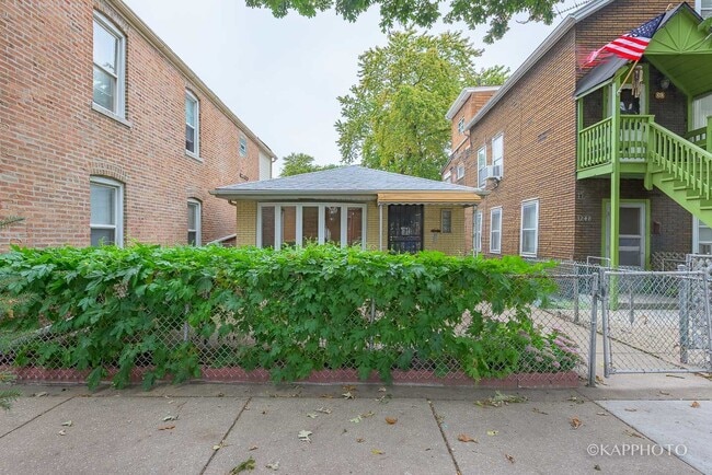 Photo - 3250 S Paulina St