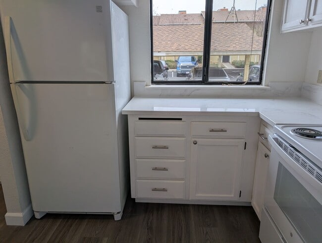 Photo - Completely remodeled and updated condo close to Fresno State, shopping and hwy 168